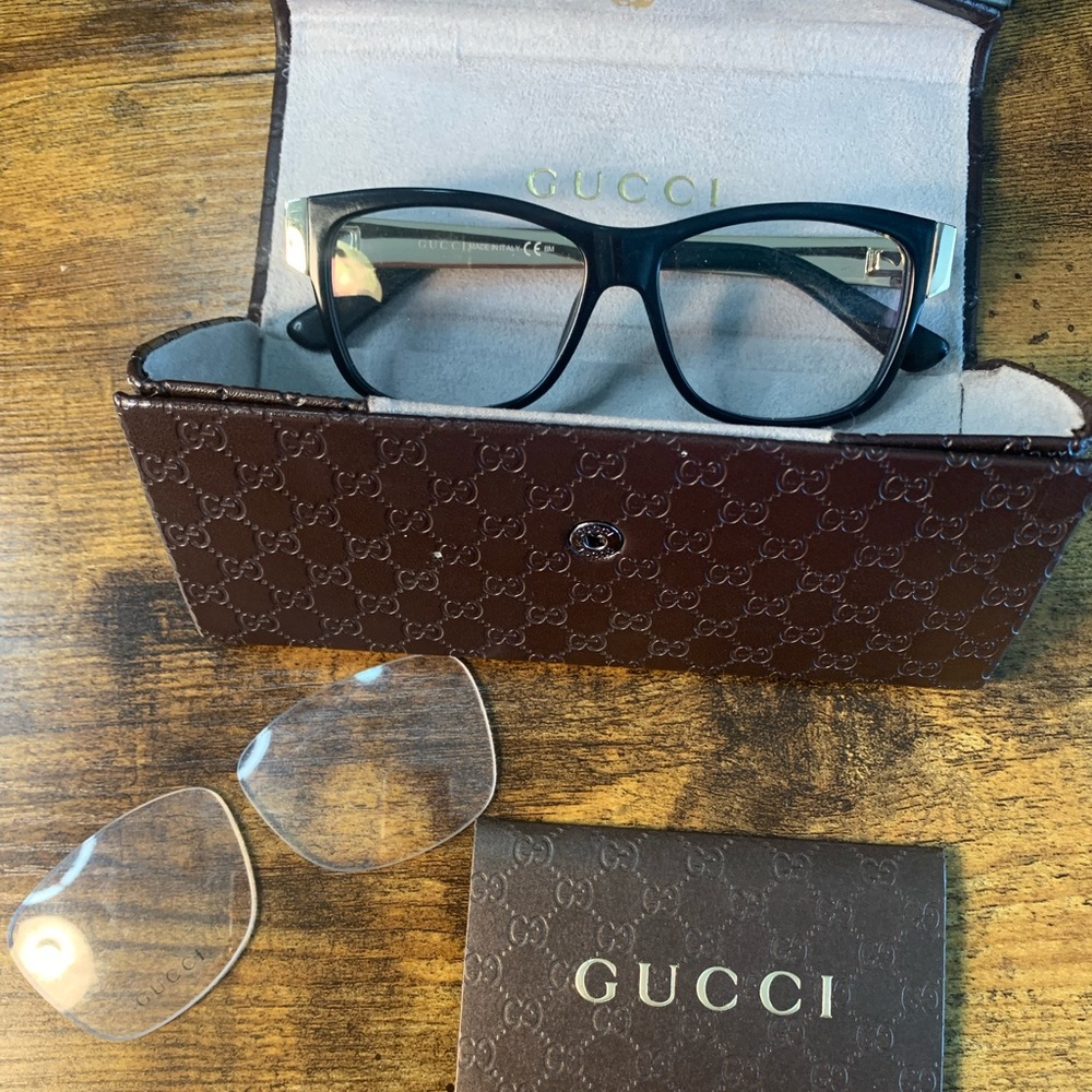 Authentic Gucci glasses with the original lenses